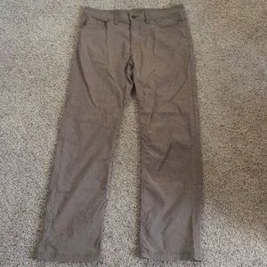 Men’s PrAna hiking pants. 34x32 slim fit. Flawless